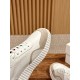 white sneakers 