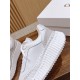  white sneakers 