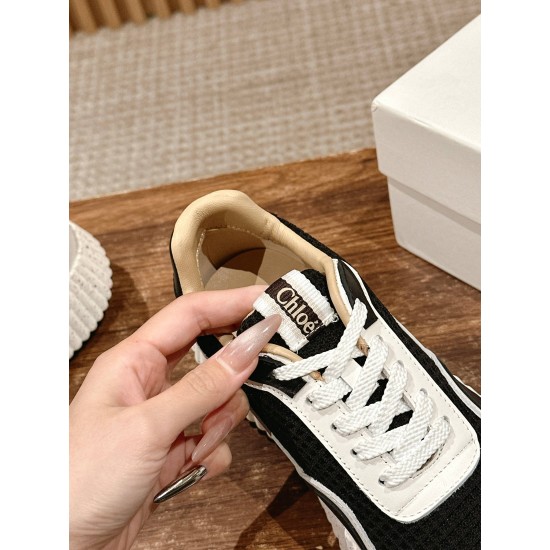  white sneakers 