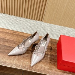high-heeled shoes