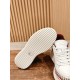  white sneakers 