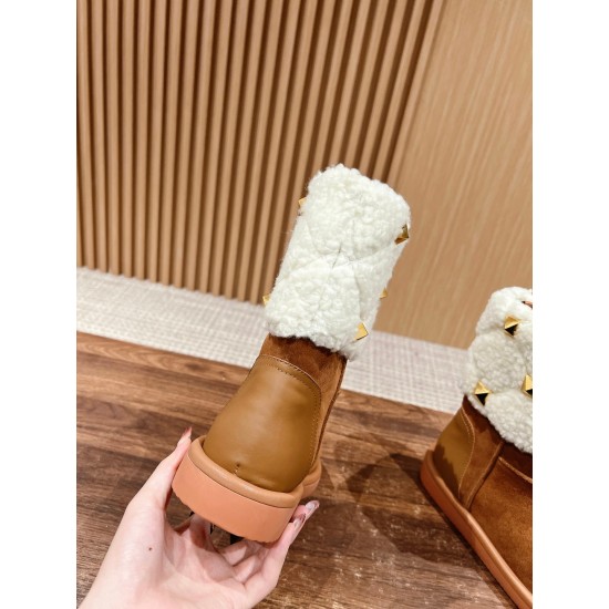 woolen boots