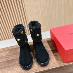 woolen boots
