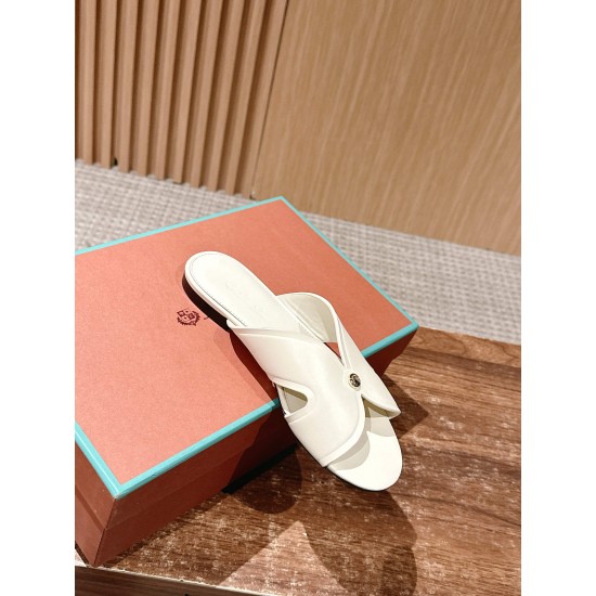 loro piana  slippers