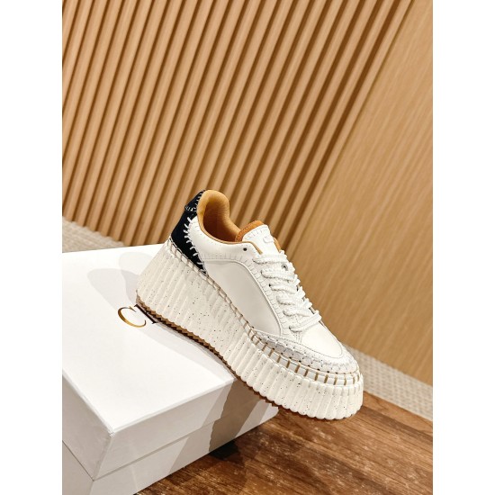  white sneakers 