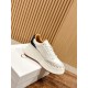  white sneakers 