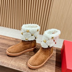 woolen boots