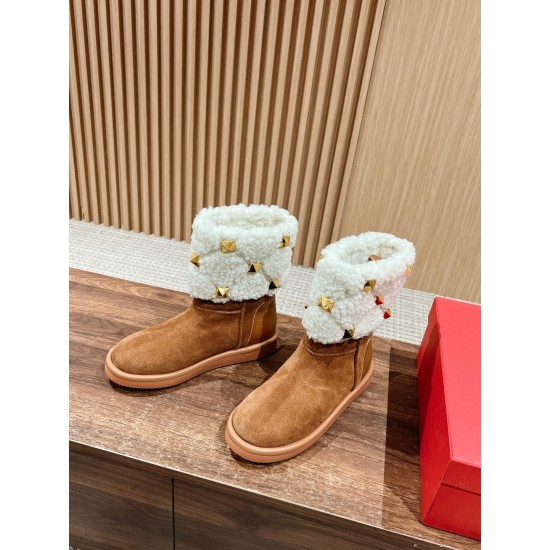woolen boots