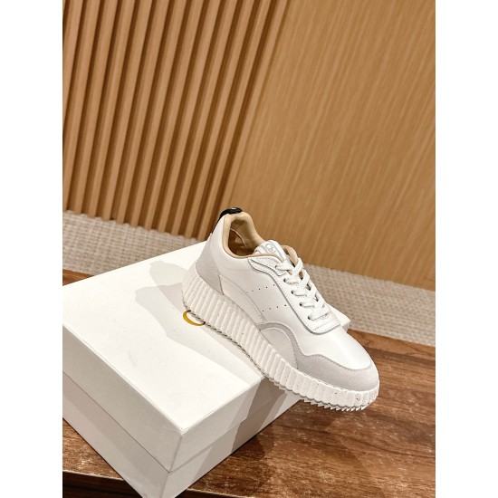  white sneakers 