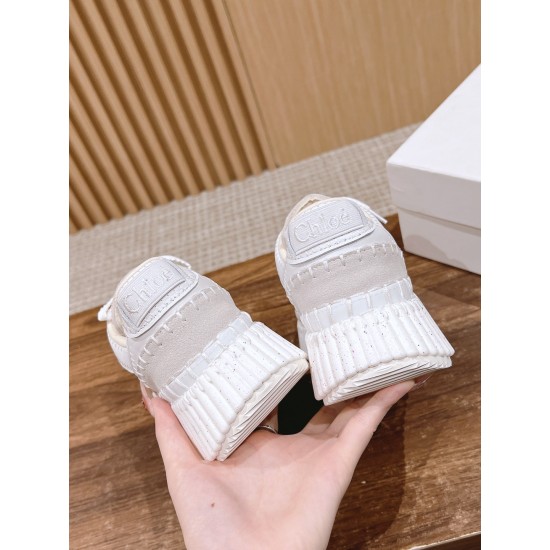  white sneakers 
