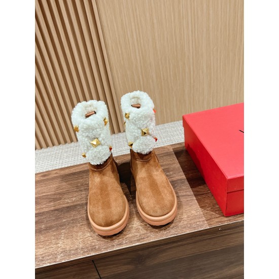 woolen boots