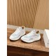  white sneakers 