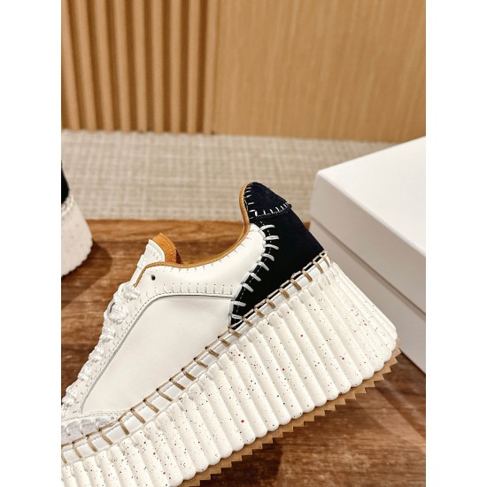  white sneakers 