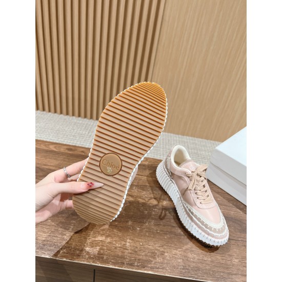  white sneakers 