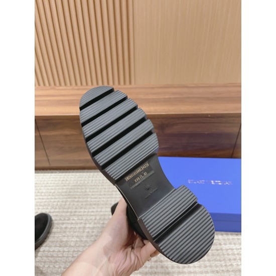 Stuart Weitzman boot
