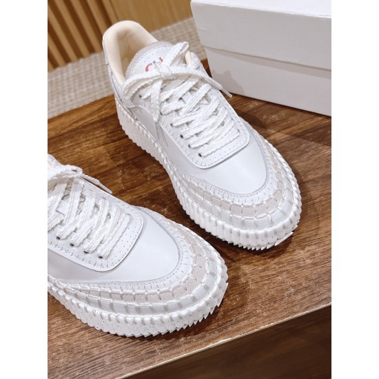  white sneakers 