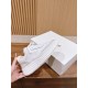  white sneakers 
