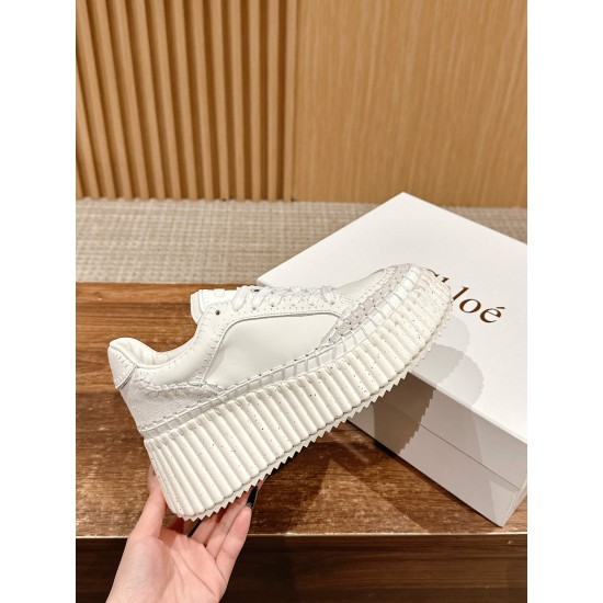  white sneakers 