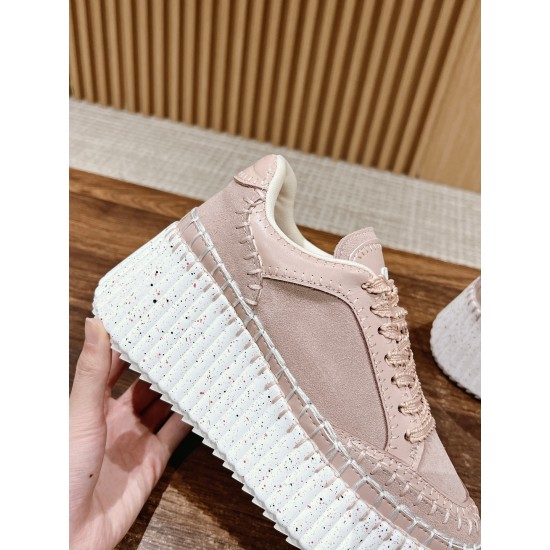  white sneakers 
