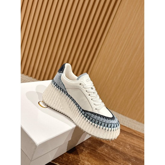  white sneakers 