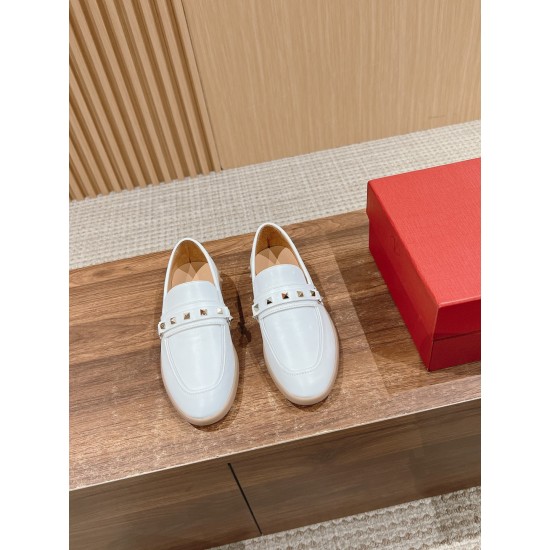 Loafers 