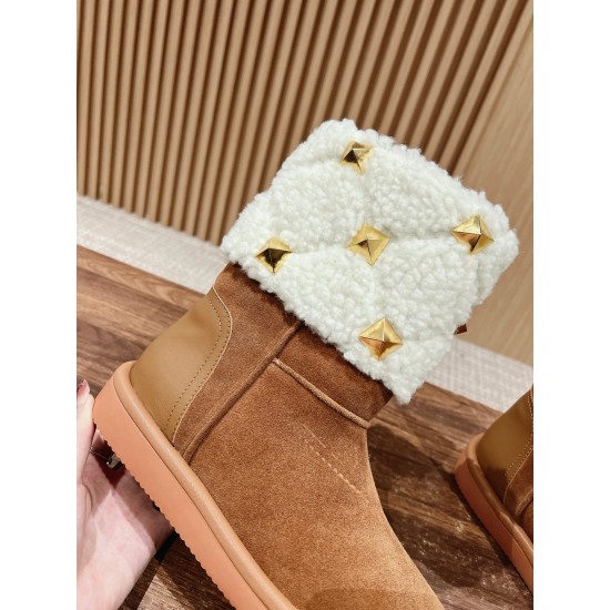 woolen boots