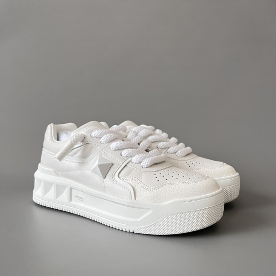 Round Toe Lace Up Board Shoes