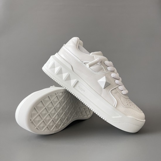 Round Toe Lace Up Board Shoes