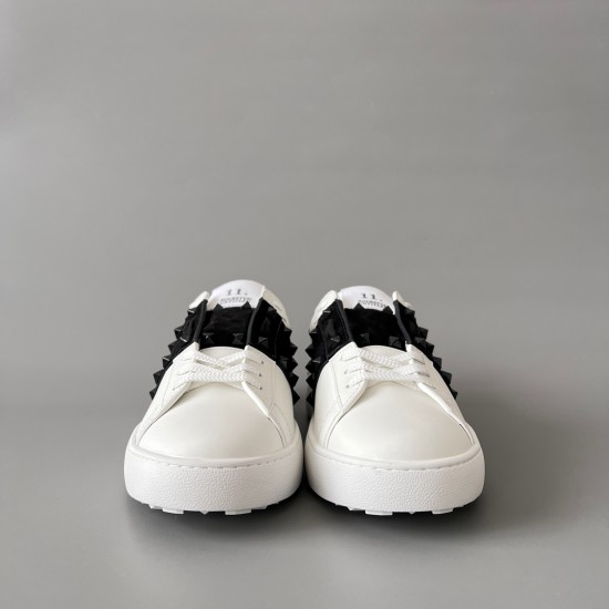 Rockstud Untitled Rivet