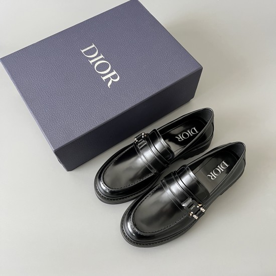 Explorer Loafers