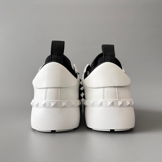 Rockstud Untitled Rivet