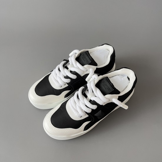 Round Toe Lace Up Board Shoes