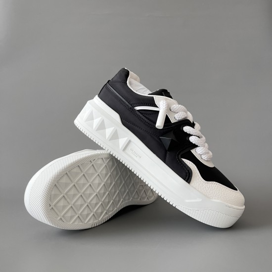 Round Toe Lace Up Board Shoes