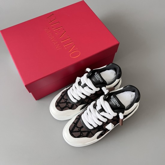 Round Toe Lace Up Board Shoes