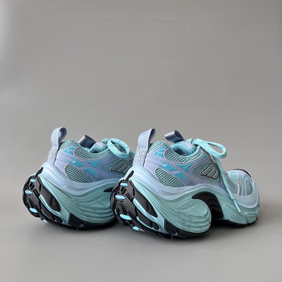6XL Sneakers