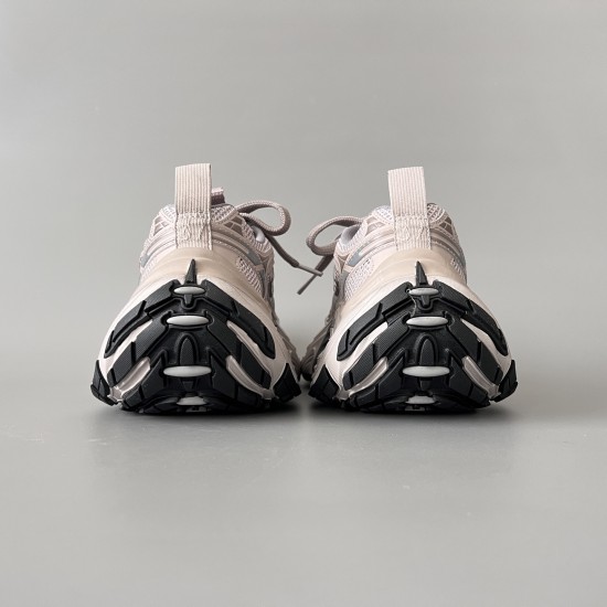 6XL Sneakers