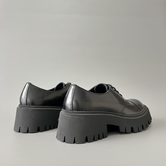 Tractor Sneakers