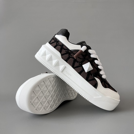 Round Toe Lace Up Board Shoes