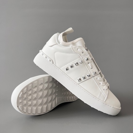 Rockstud Untitled Rivet