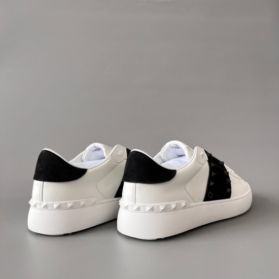 Rockstud Untitled Rivet
