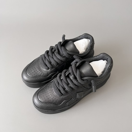 Round Toe Lace Up Board Shoes