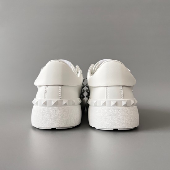 Rockstud Untitled Rivet