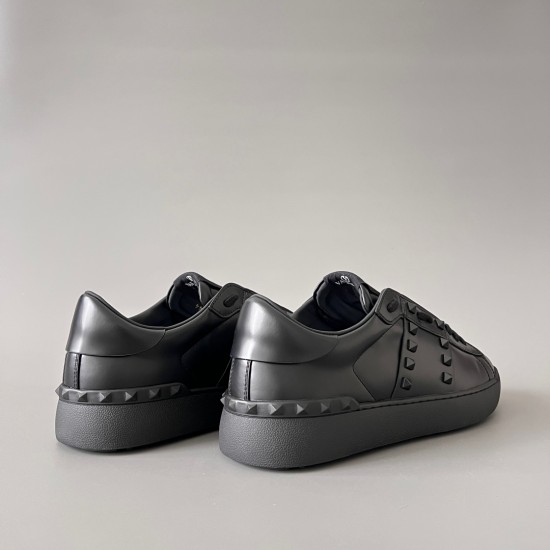 Rockstud Untitled Rivet