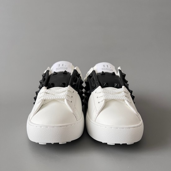 Rockstud Untitled Rivet