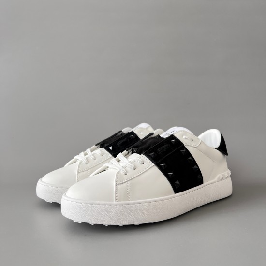 Rockstud Untitled Rivet