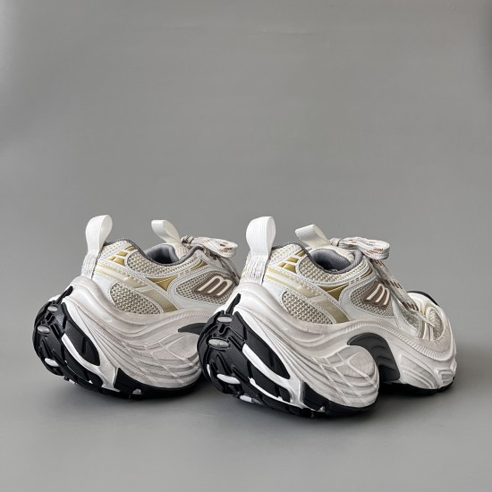 6XL Sneakers