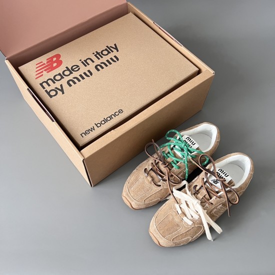 New Balance x MIU MIU 530