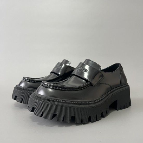 Tractor Round Toe Loafers
