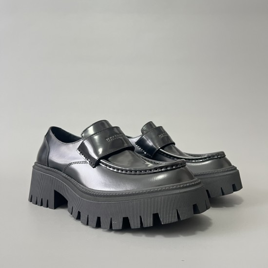 Tractor Round Toe Loafers