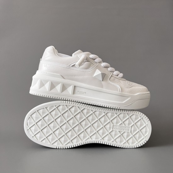 Round Toe Lace Up Board Shoes